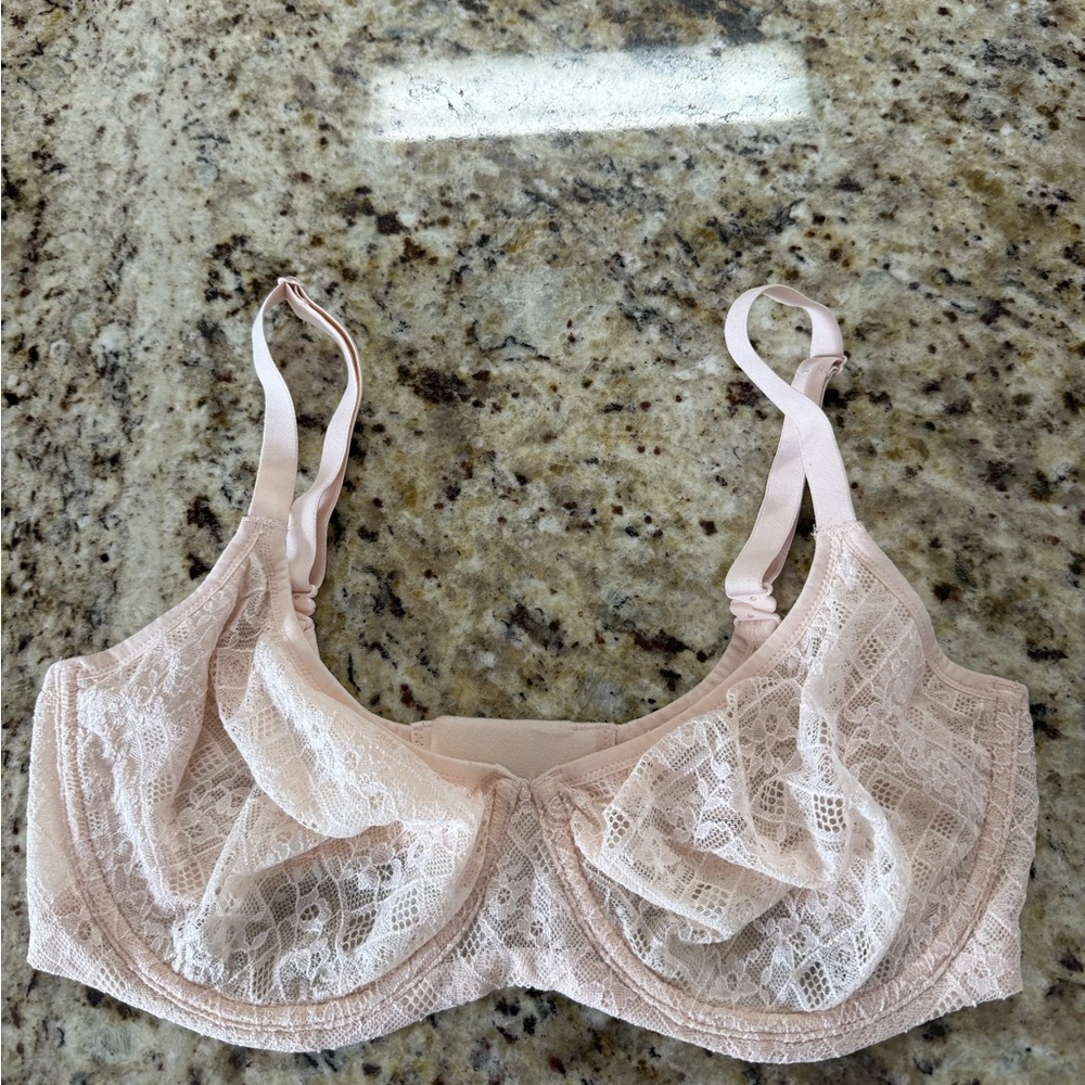 Victoria's Secret Lace Underwire Bra - Pink